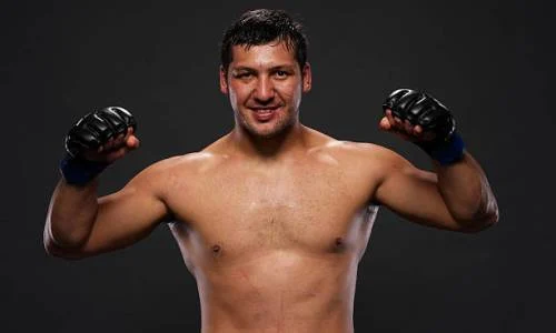 Во сколько начнется четвертый бой Дияра Нургожая в UFC