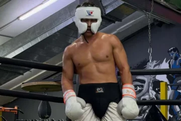 Еркебулан Токтар провел спарринг с чемпионом Азии и Казахстана