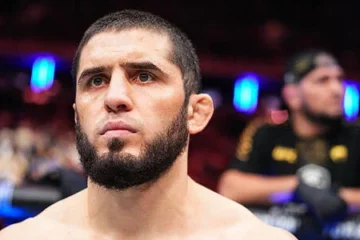 Ислам Махачев остался недоволен своей исторической победой в UFC