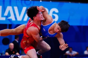 Казахстан начал выступление на молодежном чемпионате мира по борьбе