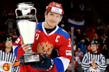 Призер чемпионата мира по хоккею подписал контракт с клубом из Казахстана