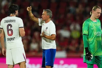 «ПСЖ» с Сафоновым, Забарным и Кварацхелией проиграл со счетом 0:3