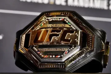 Россиянина признали худшим чемпионом в истории UFC