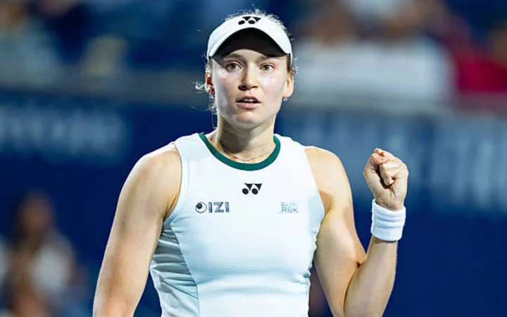 Рыбакина официально обошла Соболенко и возглавила чемпионскую гонку WTA