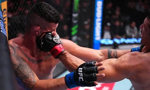 Соперник казахстанца «умолял о пощаде» перед нокаутом в UFC