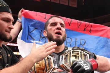 Стало известно, как флаг России попал к Махачеву в октагон UFC