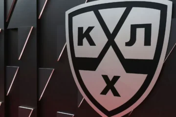 Судей КХЛ заставили писать диктант перед новым сезоном
