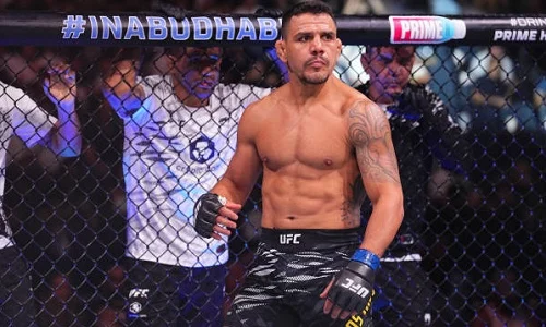Экс-чемпион UFC возвращается спустя два года