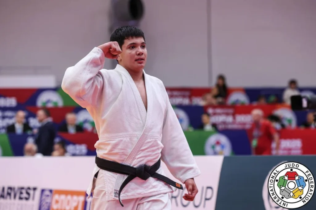 Сборная Казахстана на чемпионате мира по дзюдо среди кадетов в Эквадоре
