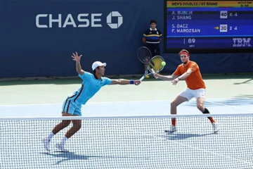 Александр Бублик без борьбы завершил выступление в парах на US Open-2026