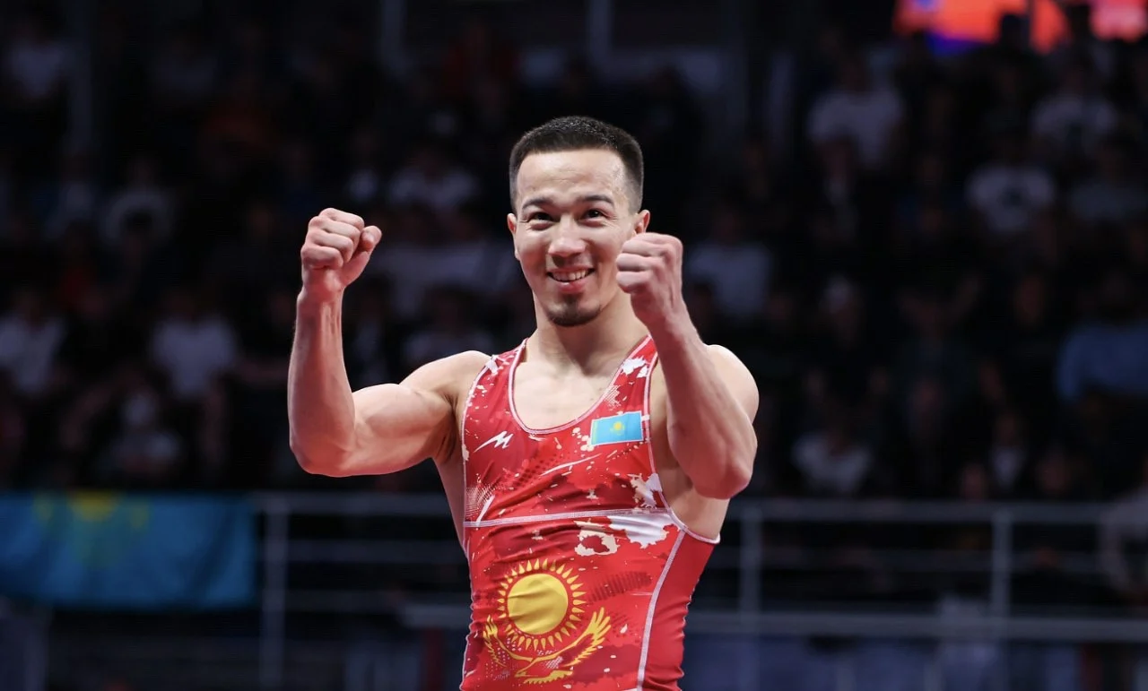 Айдос Султангали с победы стартовал на чемпионате мира по борьбе в Астане