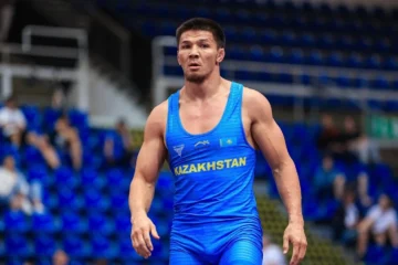 Болат Сакаев стартовал с победы на чемпионате мира по борьбе