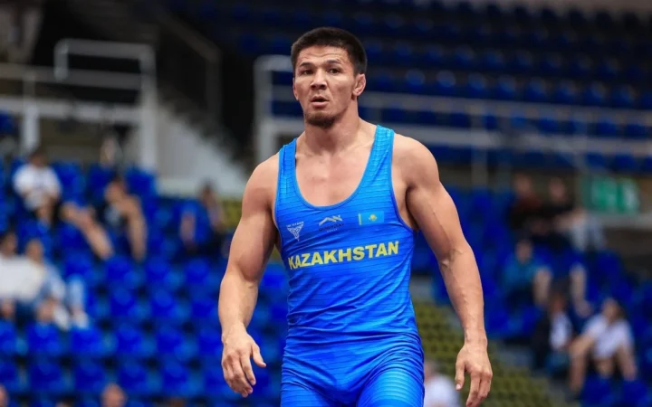 Болат Сакаев стартовал с победы на чемпионате мира по борьбе