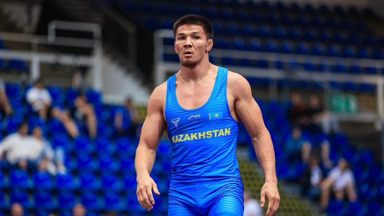 Болат Сакаев стартовал с победы на чемпионате мира по борьбе