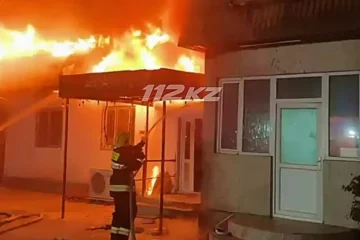 В Алматинской области загорелись два магазина
