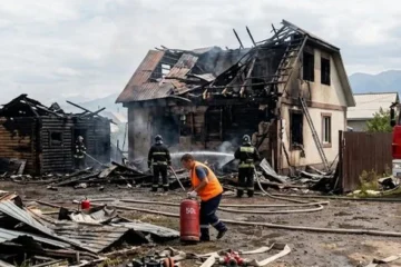 В Алматинской области пожар охватил дом и баню