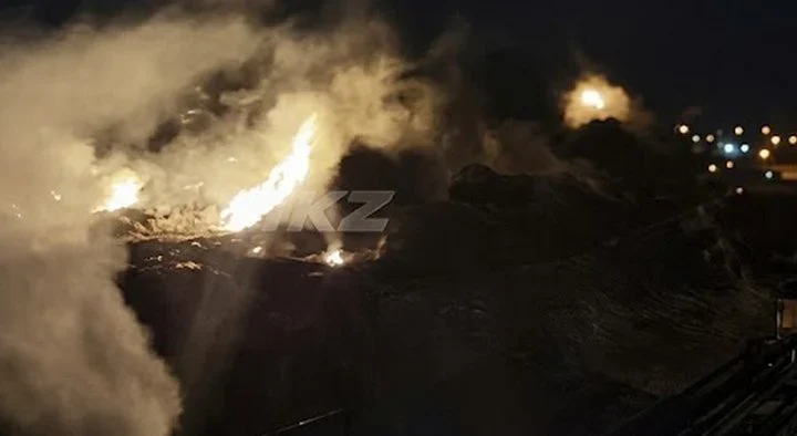 В Алматинской области произошло возгорание на мусорном полигоне