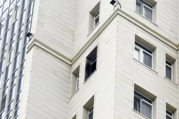 Во время пожара в 18-этажном ЖК в Астане спасли четверых человек