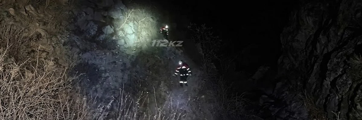 Двум туристам понадобилась помощь спасателей в горах Алматы