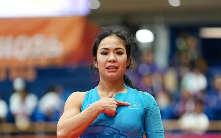 Зейнеп Баянова завоевала "бронзу" домашнего чемпионата мира по женской борьбе