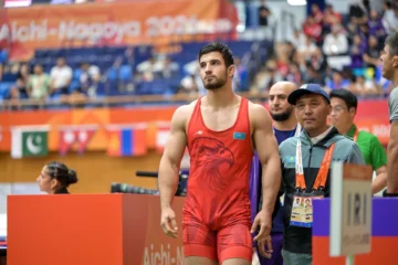 Ислам Евлоев с победы стартовал на чемпионате мира по борьбе в Астане
