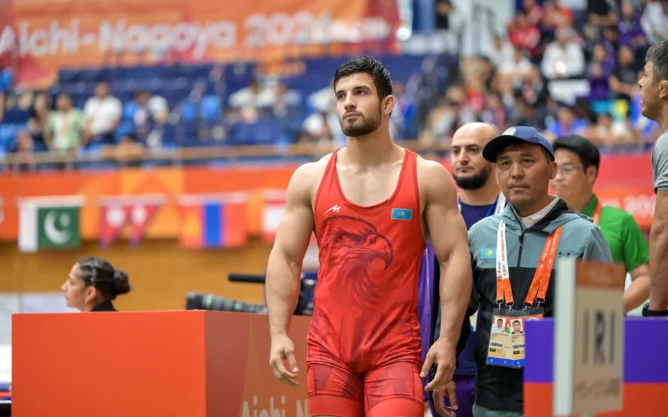 Ислам Евлоев с победы стартовал на чемпионате мира по борьбе в Астане