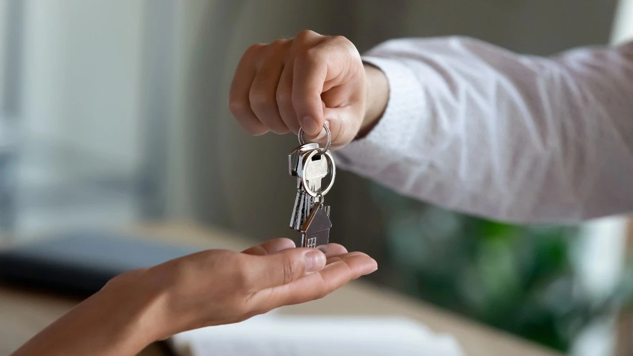Продажи жилья сократились на 14,3% за год в Казахстане