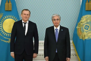 Токаев принял губернатора Ленинградской области России