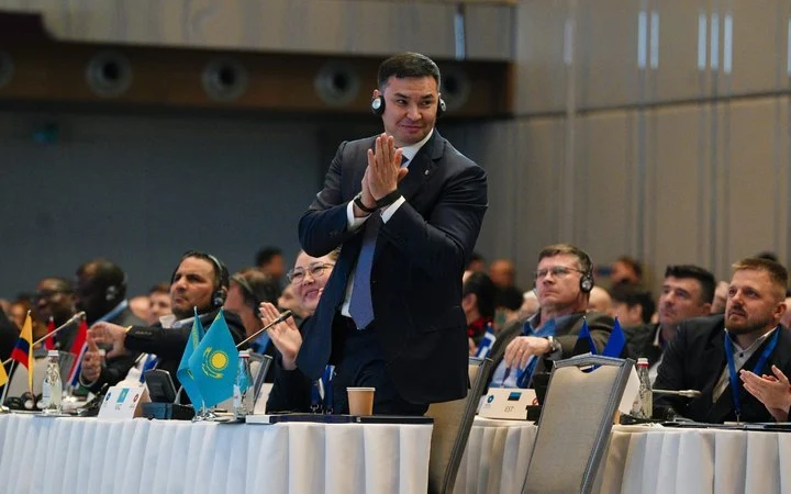 Еркин Окасов на Конгрессе United World Wrestling в Астане